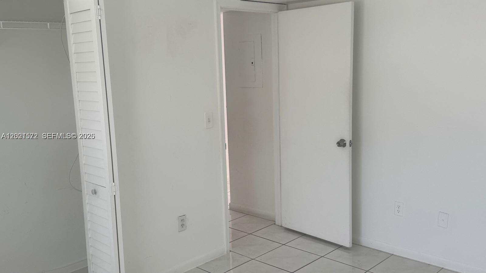 LAGO GRANDE · #13-21 in Hialeah - Photo 13