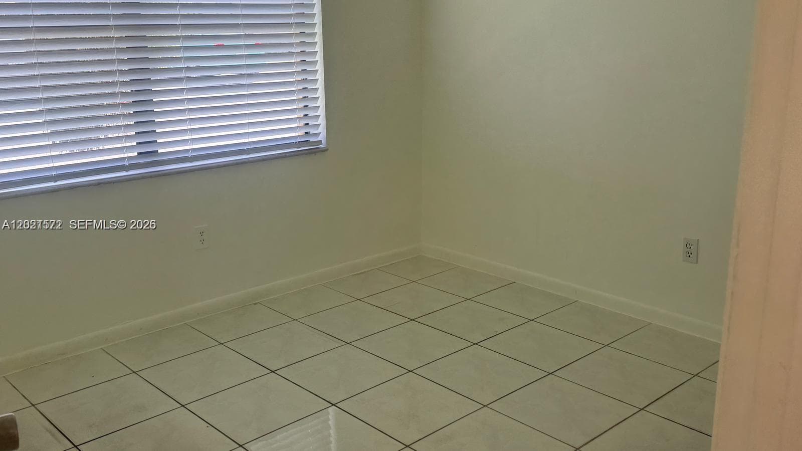 LAGO GRANDE · #13-21 in Hialeah - Photo 12
