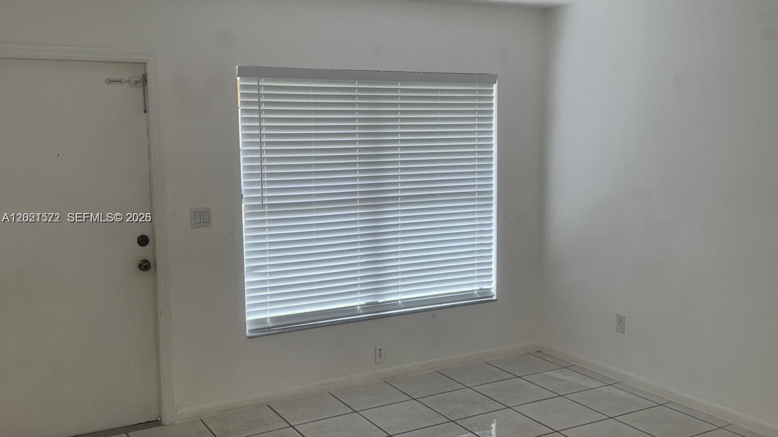 LAGO GRANDE · #13-21 in Hialeah - Photo 3