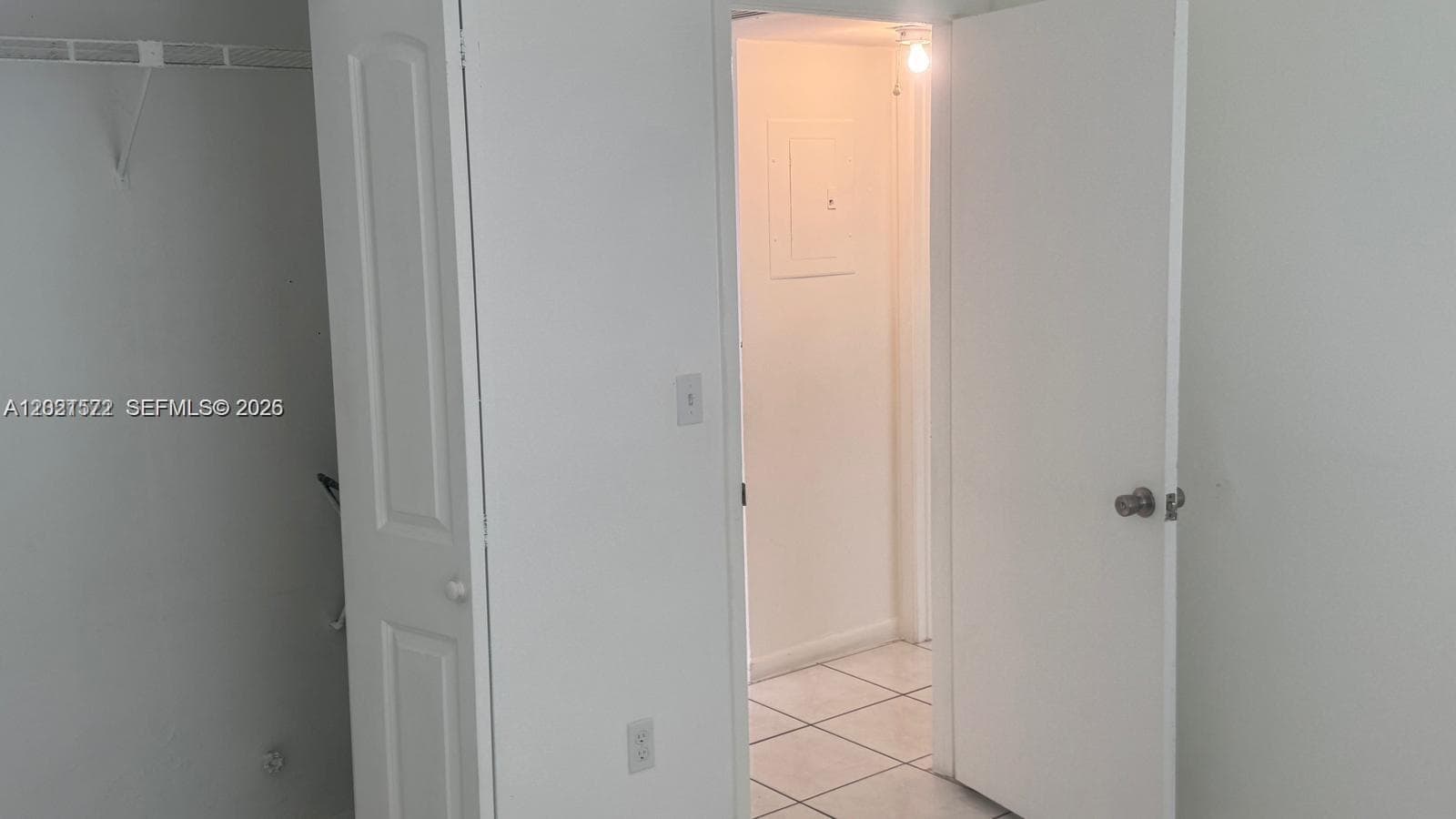 LAGO GRANDE · #13-21 in Hialeah - Photo 5