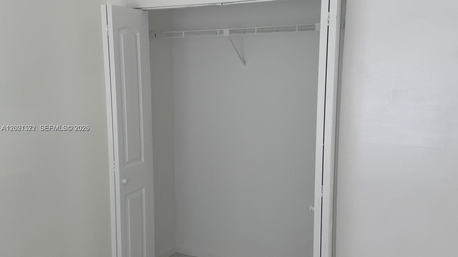 LAGO GRANDE · #13-21 in Hialeah - Photo 14
