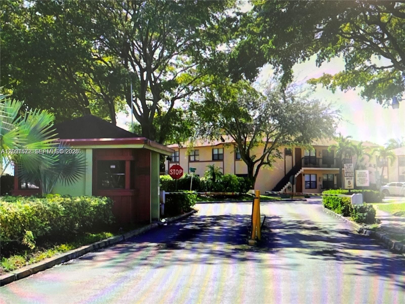 LAGO GRANDE · #13-21 in Hialeah - Photo 8