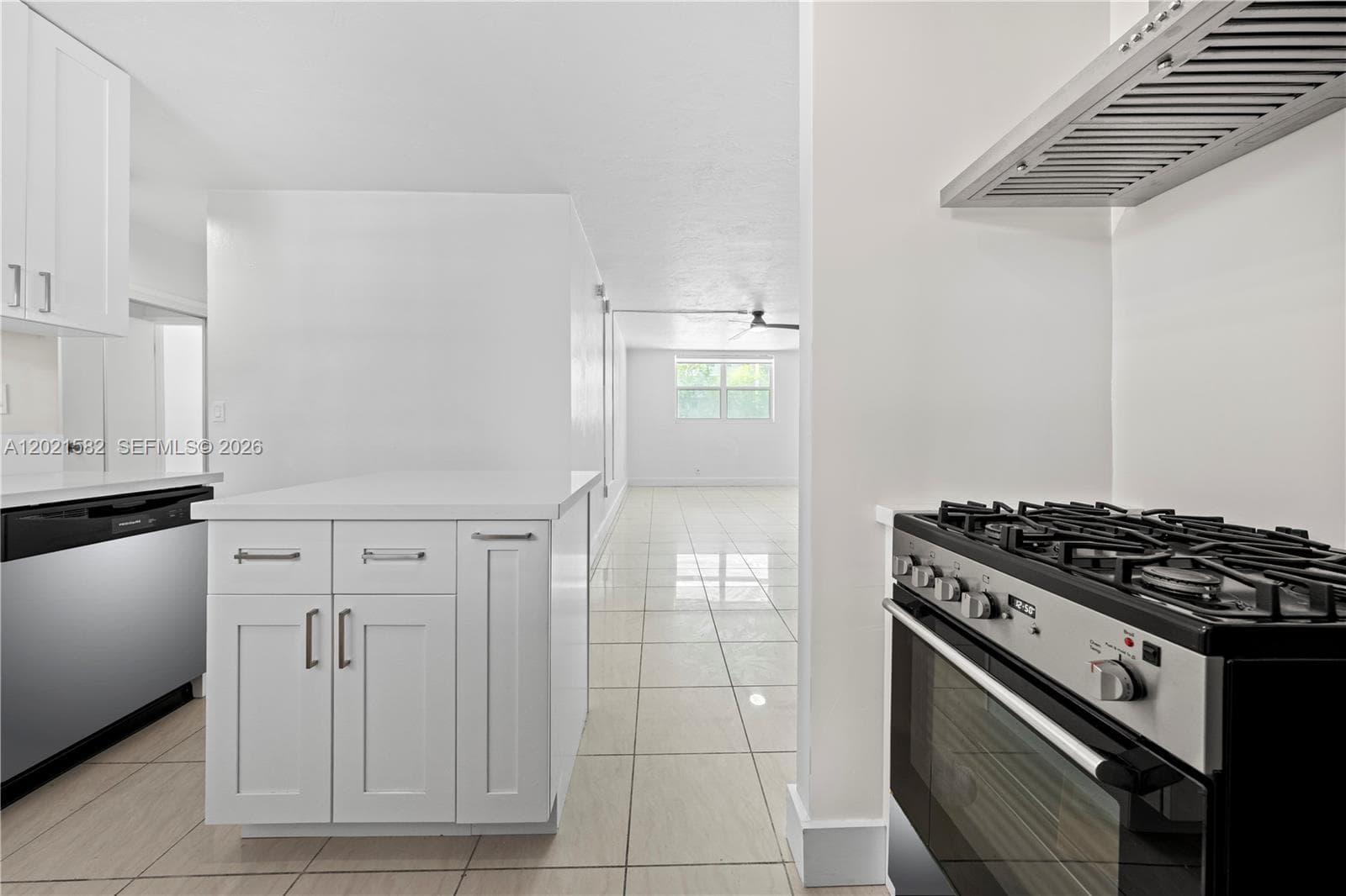 LINCOLN TOWERS CONDO · #D204 in Miami Beach - Photo 3
