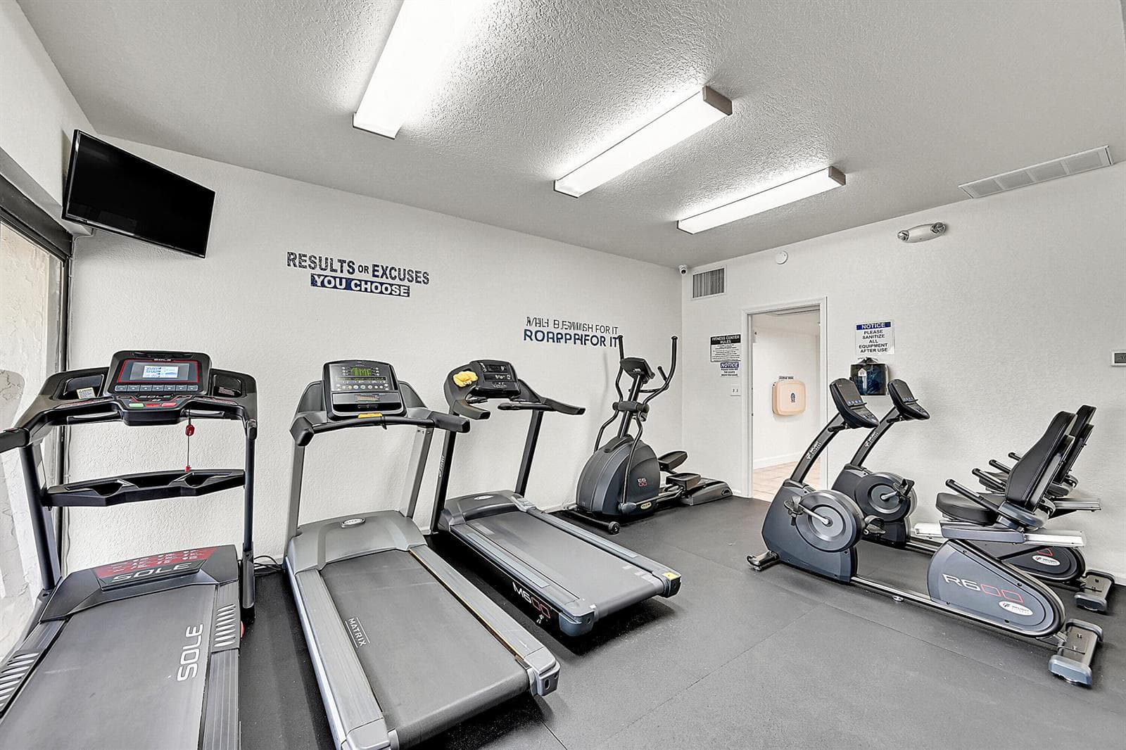 Fitness Center (2)