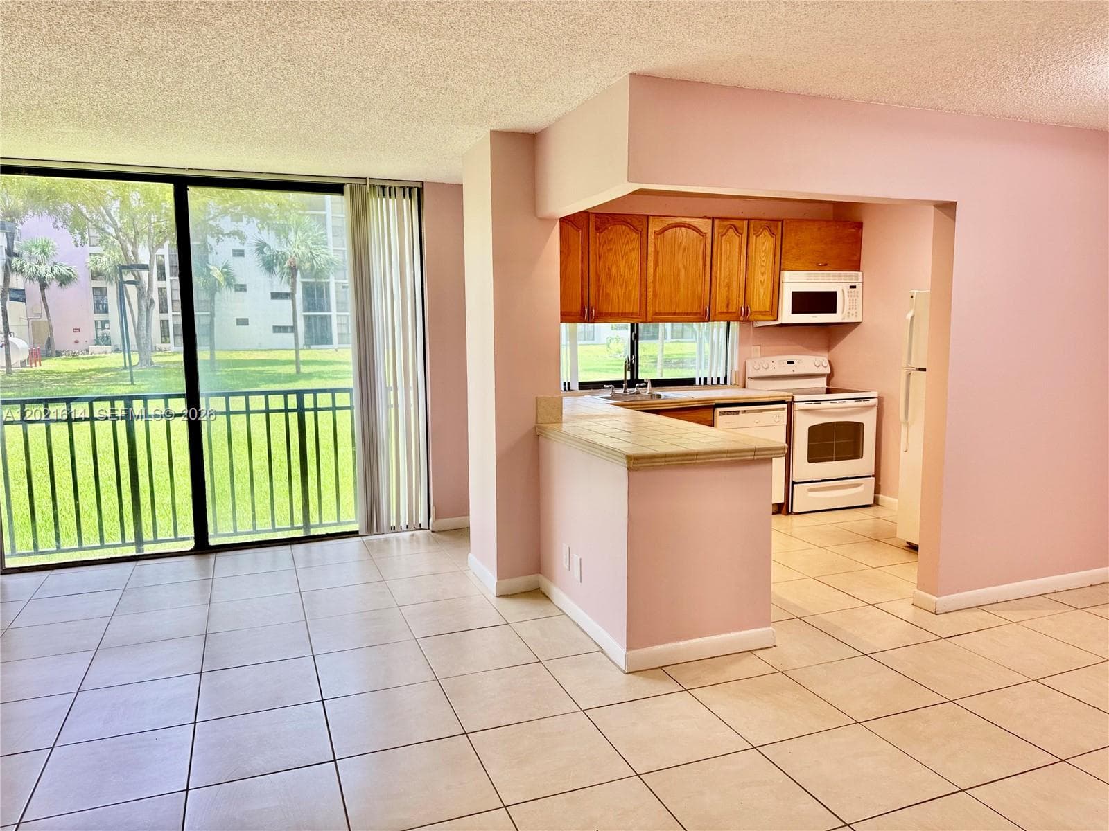 PLAZA OF AMERICAS CONDO · #117 in Sunny Isles Beach - Photo 6