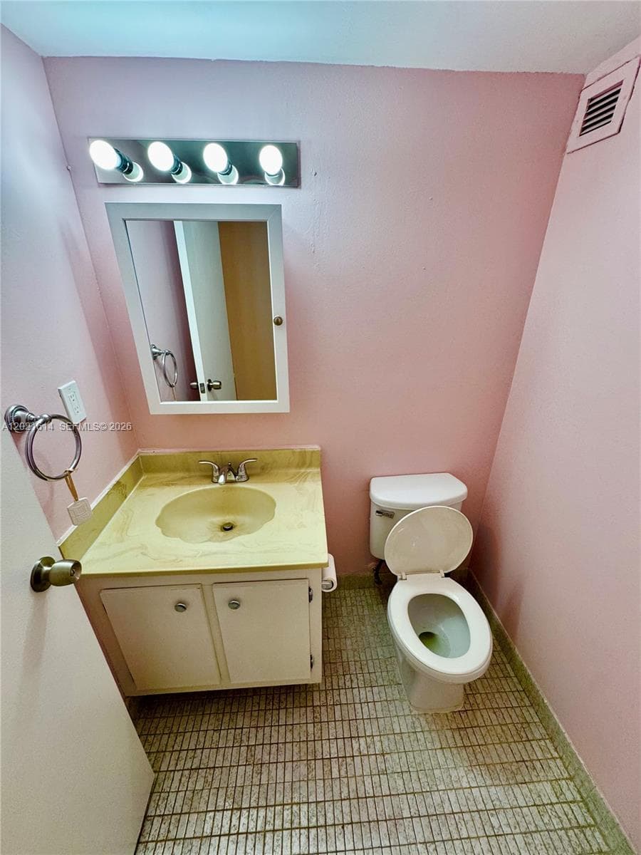 PLAZA OF AMERICAS CONDO · #117 in Sunny Isles Beach - Photo 13