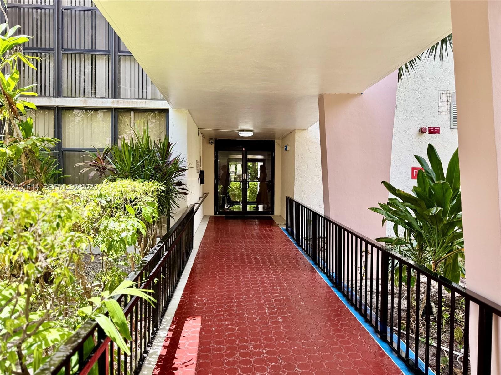 PLAZA OF AMERICAS CONDO · #117 in Sunny Isles Beach - Photo 3