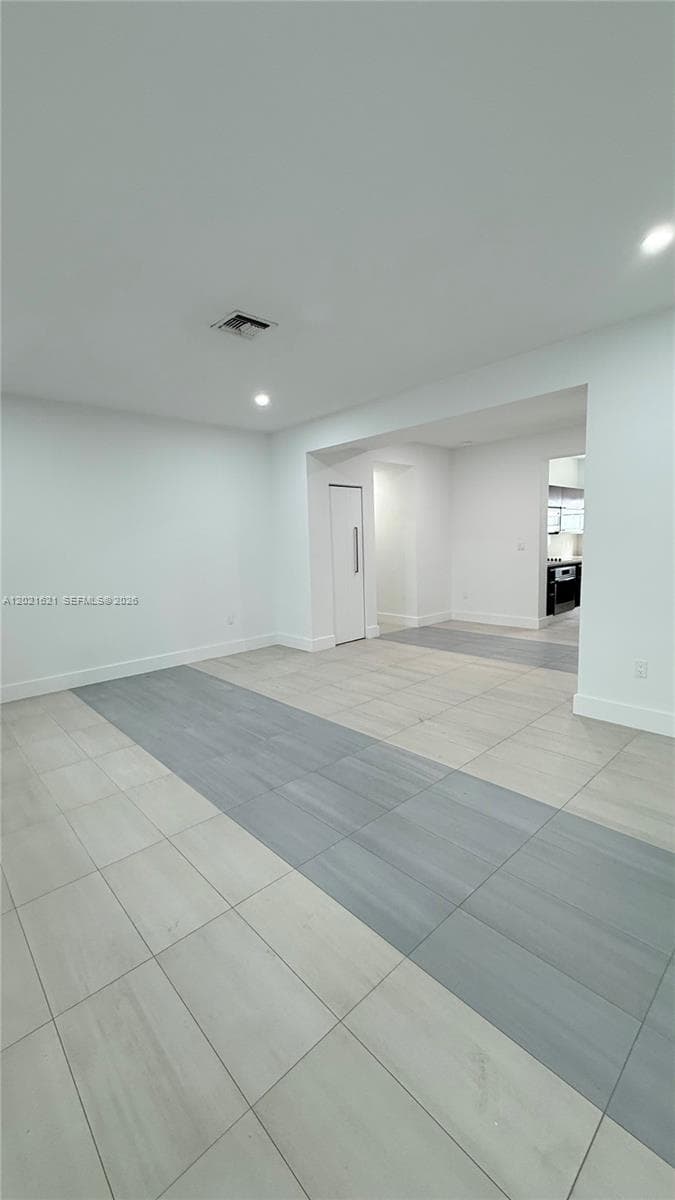 MID GOLF SUB · #6 in Miami Beach - Photo 2