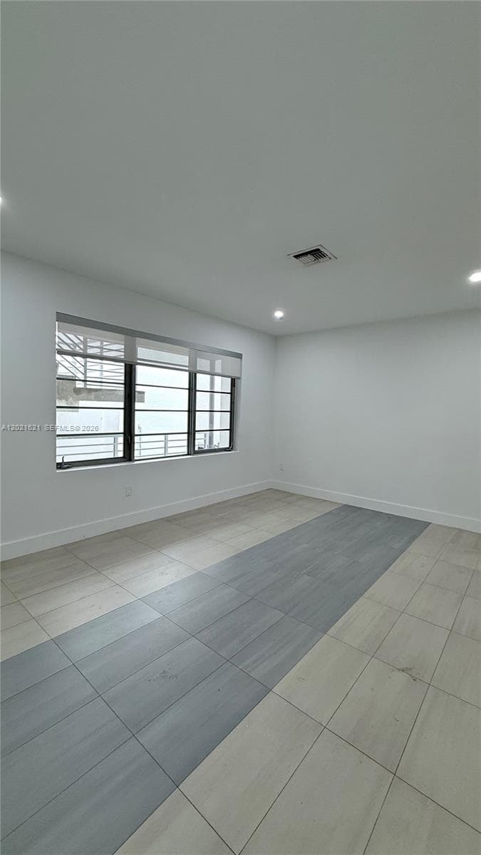MID GOLF SUB · #6 in Miami Beach - Photo 3