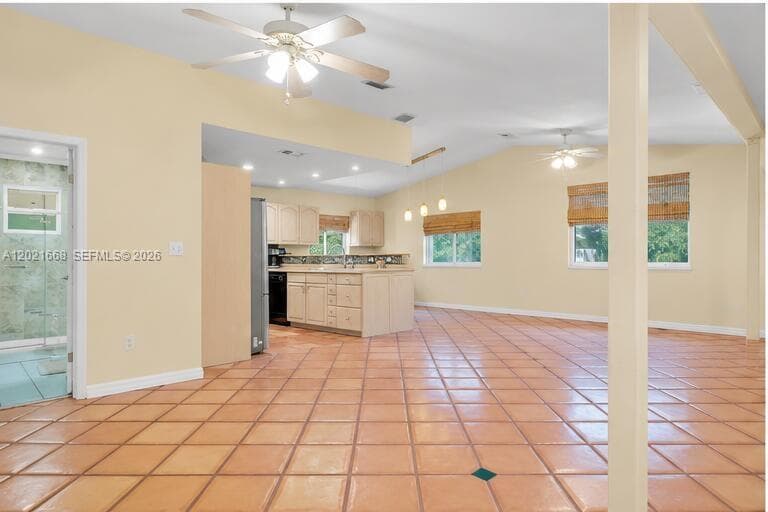 323 Bay View Ave photo 66