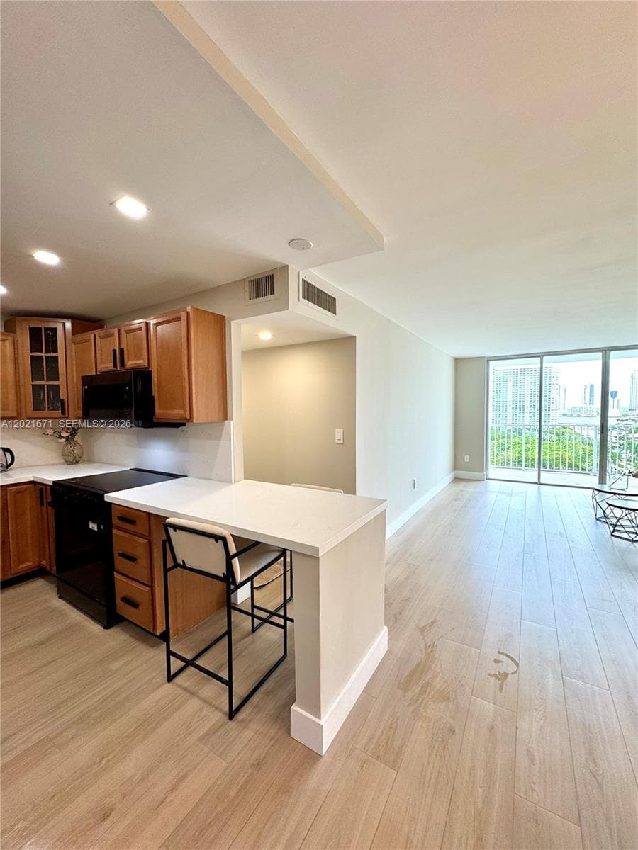 ADMIRALS PORT CONDO · #1607E in Aventura - Photo 6