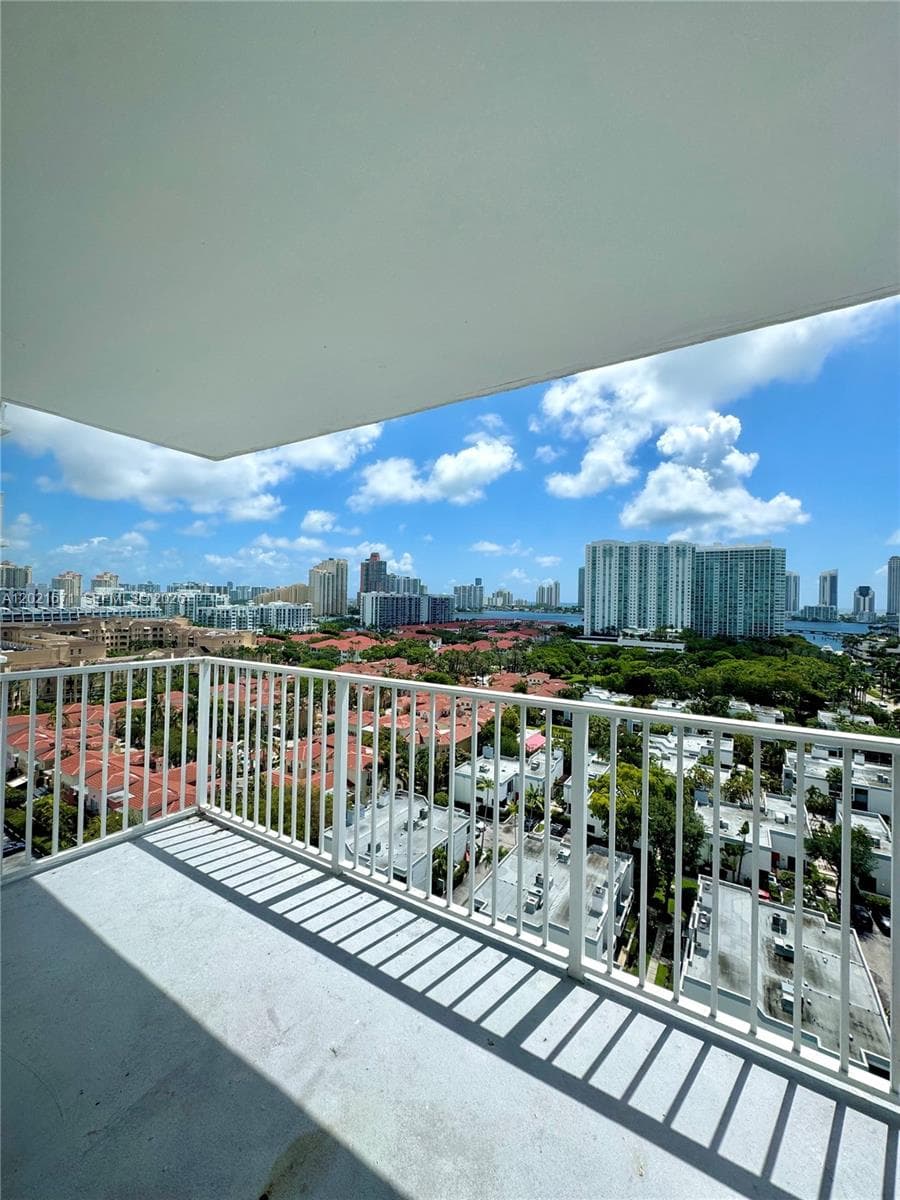 ADMIRALS PORT CONDO · #1607E in Aventura - Photo 16