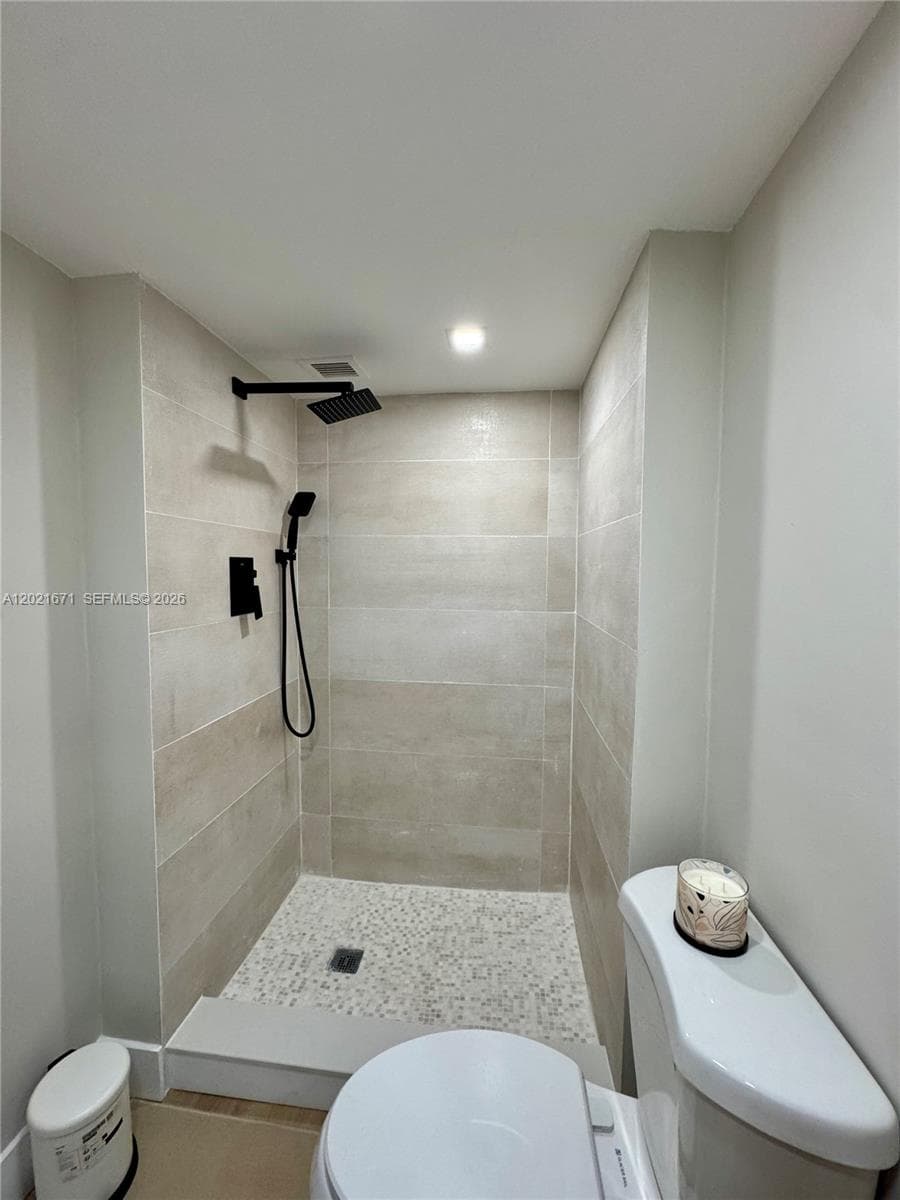 ADMIRALS PORT CONDO · #1607E in Aventura - Photo 22