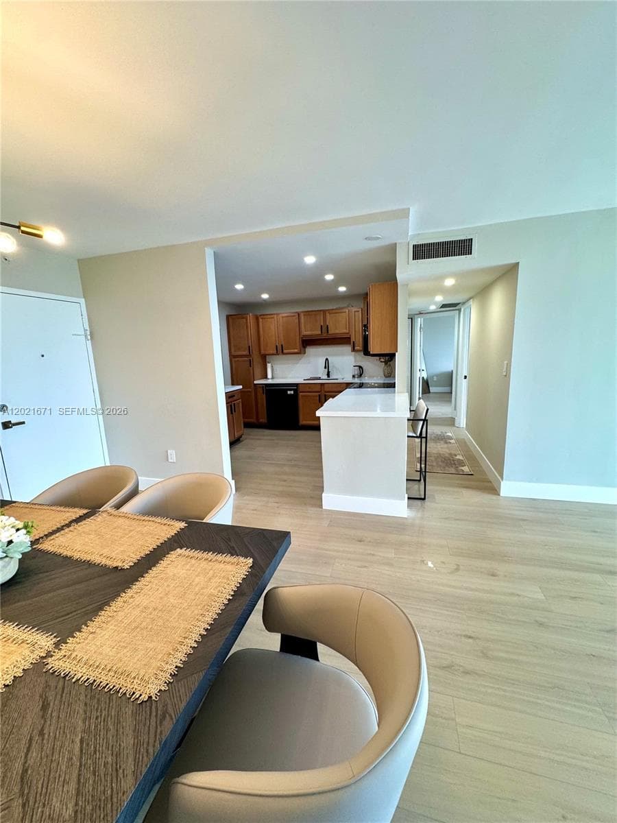 ADMIRALS PORT CONDO · #1607E in Aventura - Photo 5