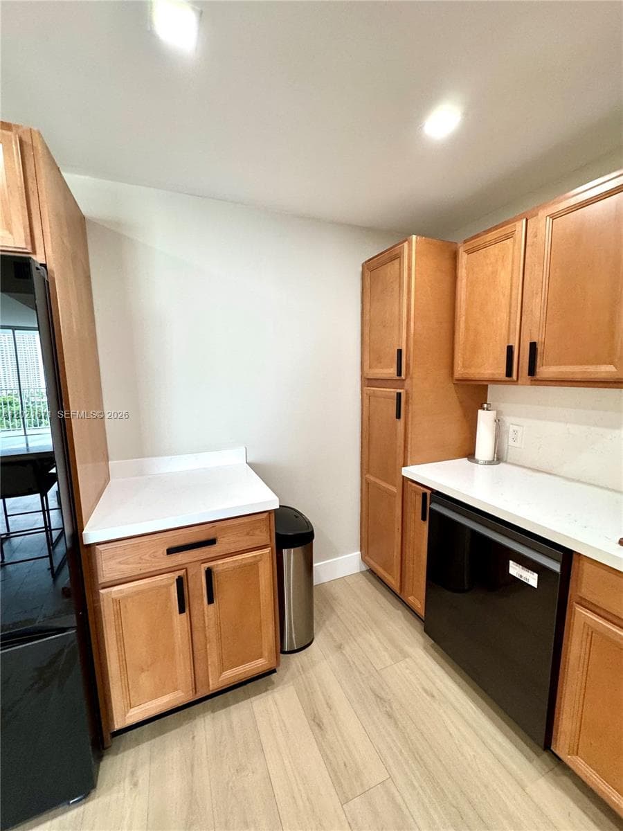 ADMIRALS PORT CONDO · #1607E in Aventura - Photo 9