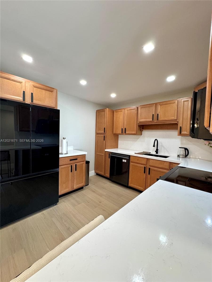 ADMIRALS PORT CONDO · #1607E in Aventura - Photo 10