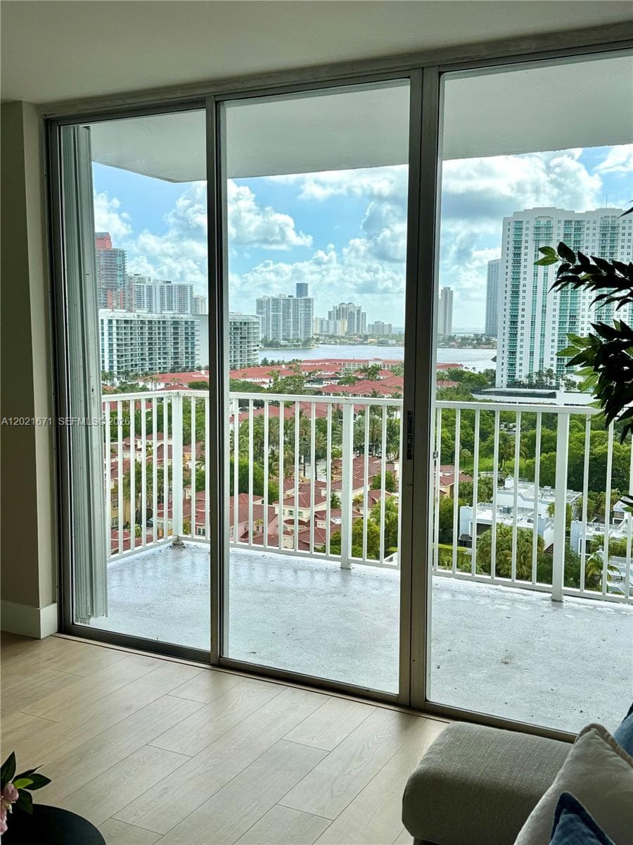 ADMIRALS PORT CONDO · #1607E in Aventura - Photo 15