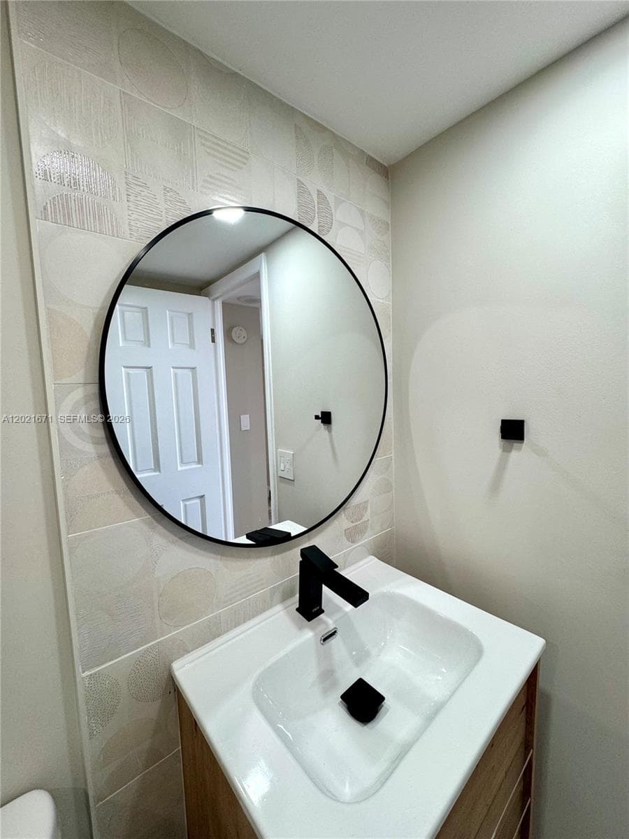 ADMIRALS PORT CONDO · #1607E in Aventura - Photo 21