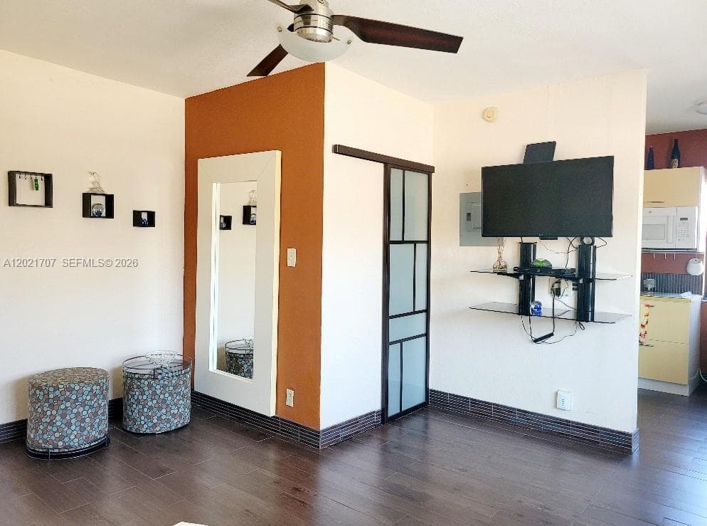 BEACH TERRACE RESORT · #B101 in Hollywood - Photo 13