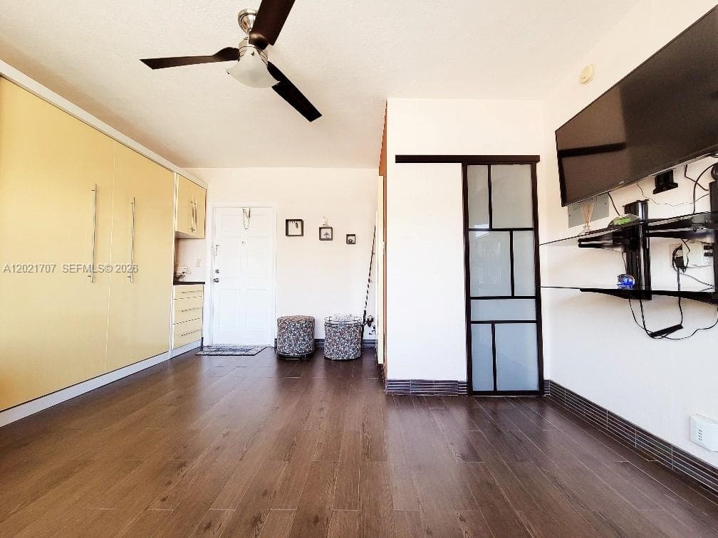 BEACH TERRACE RESORT · #B101 in Hollywood - Photo 5