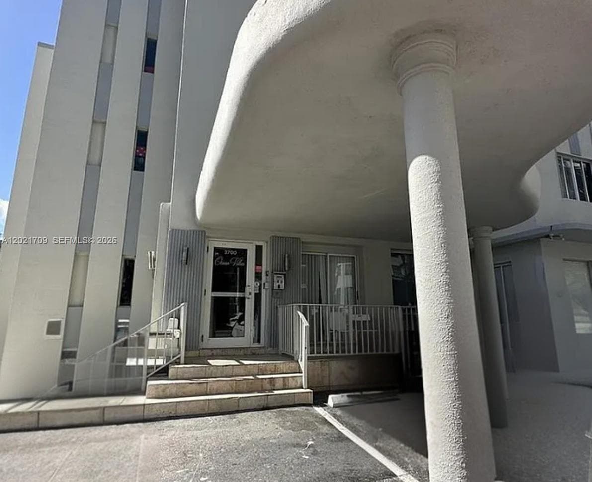 OCEAN VILLAS CONDO · #S-306 in Miami Beach - Photo 7