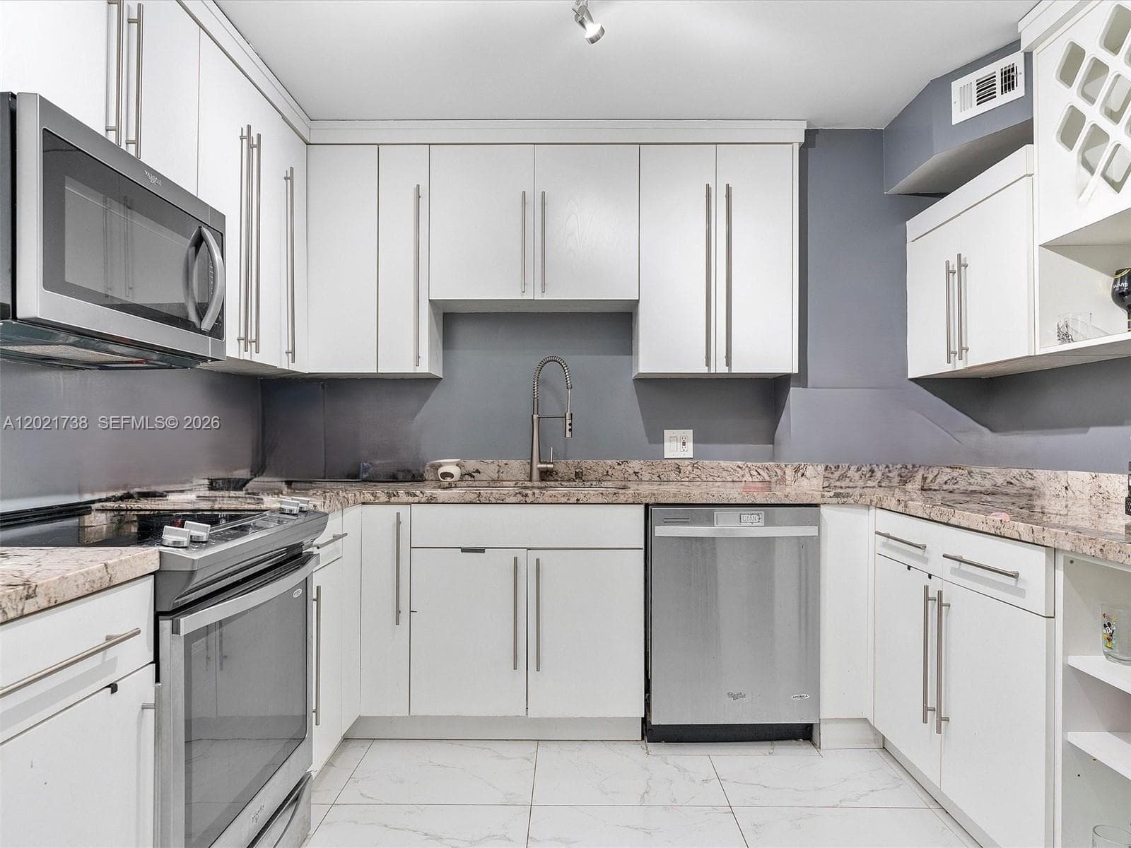 ADMIRALS PORT CONDO · #2112E in Aventura - Photo 8