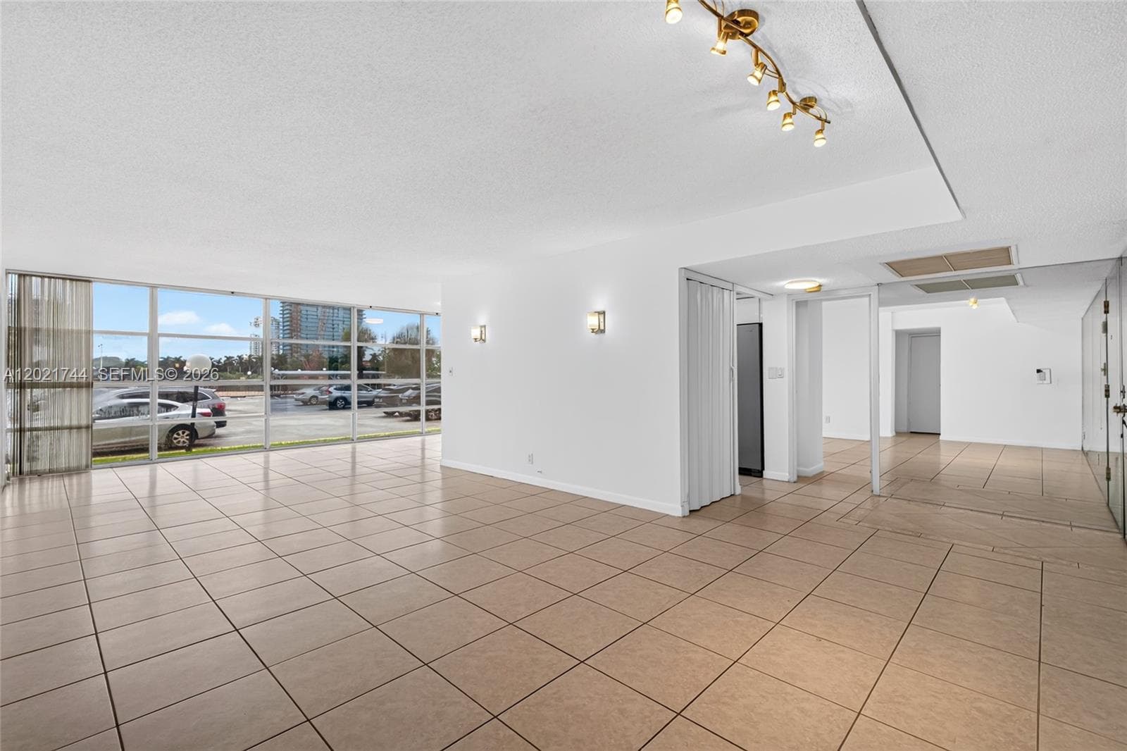 DESOTO PARK · #120 in Hallandale Beach - Photo 9