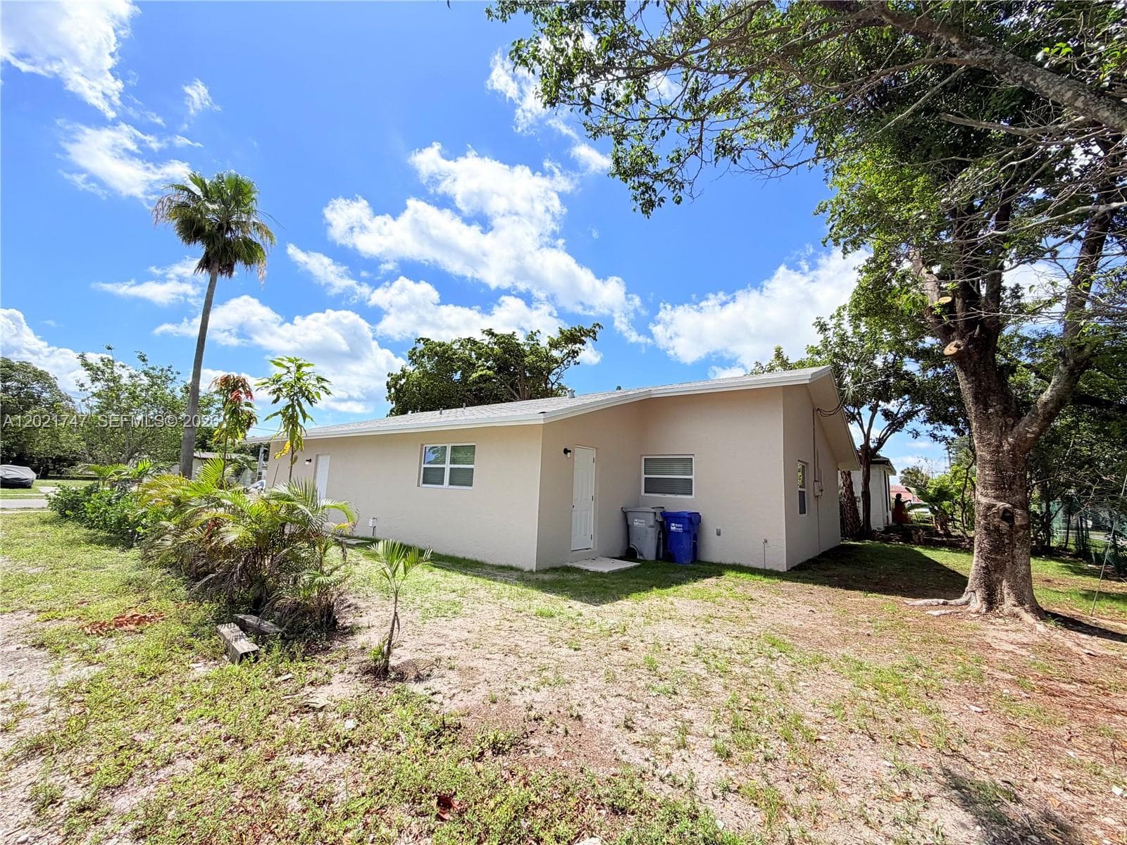 1555 NW 6th Ave photo 56