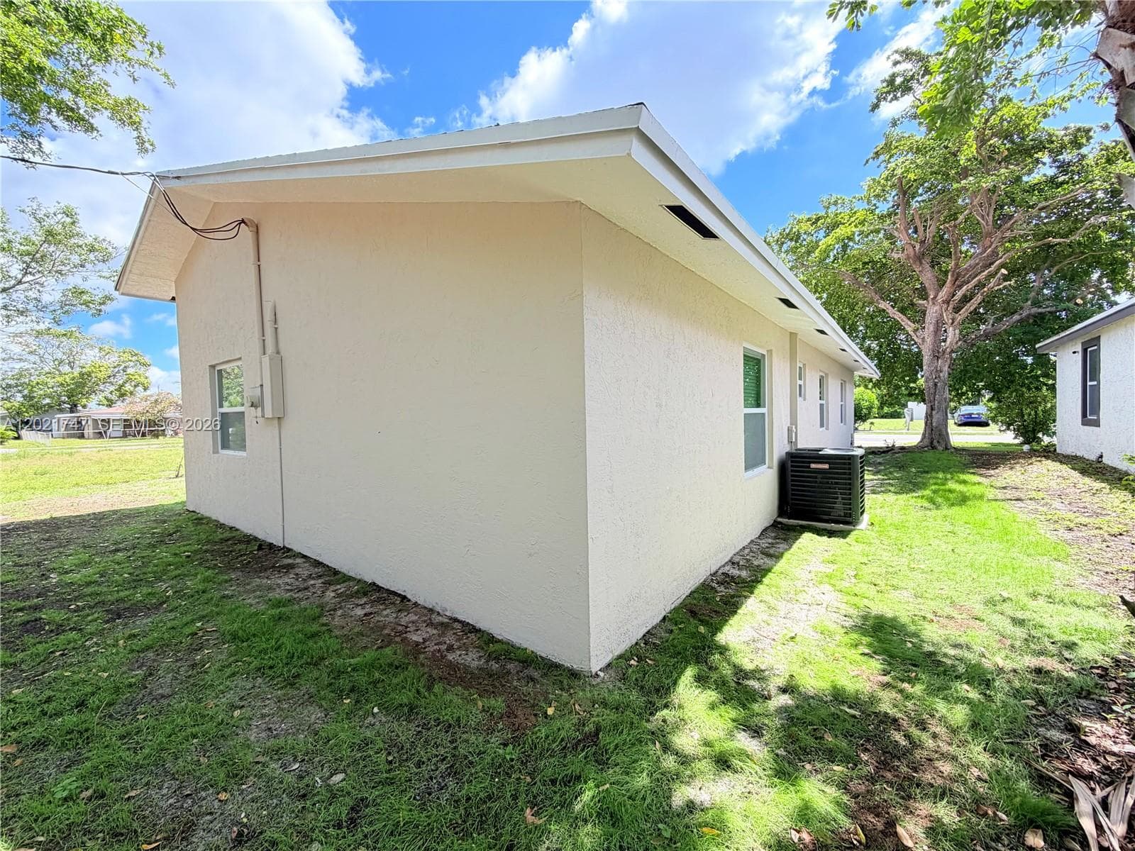 1555 NW 6th Ave photo 53