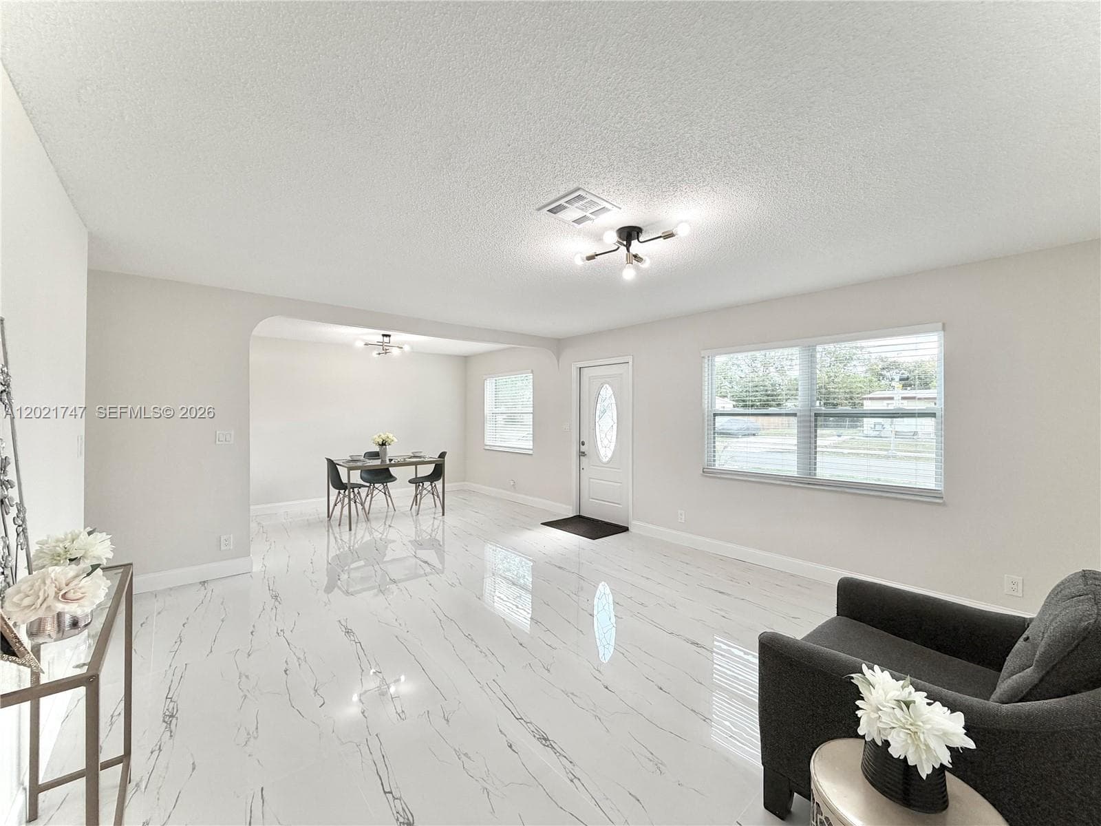 1555 NW 6th Ave photo 7