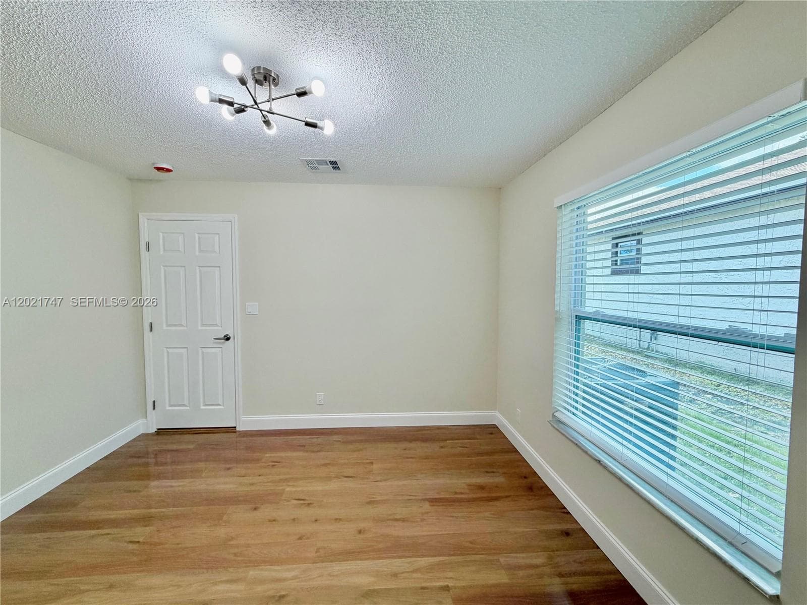 1555 NW 6th Ave photo 36