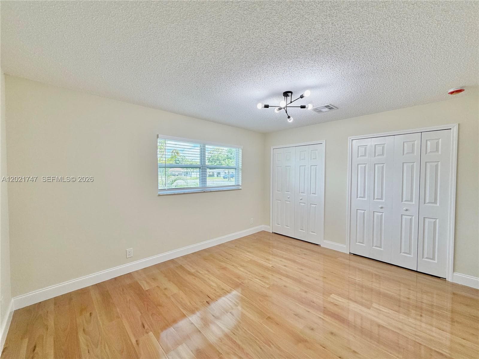 1555 NW 6th Ave photo 32