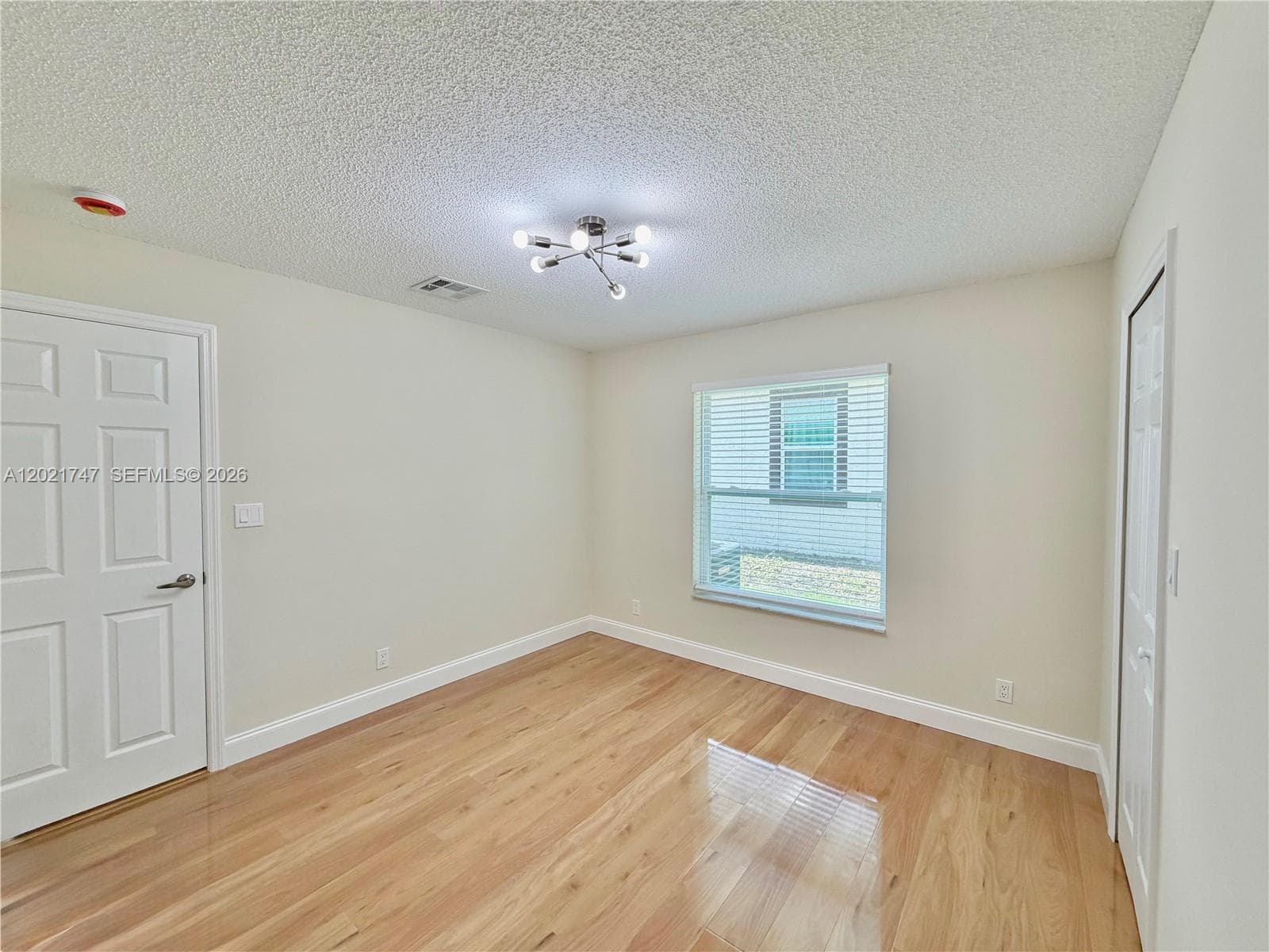 1555 NW 6th Ave photo 34