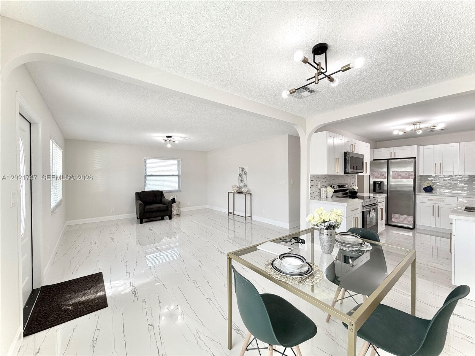 1555 NW 6th Ave photo 14