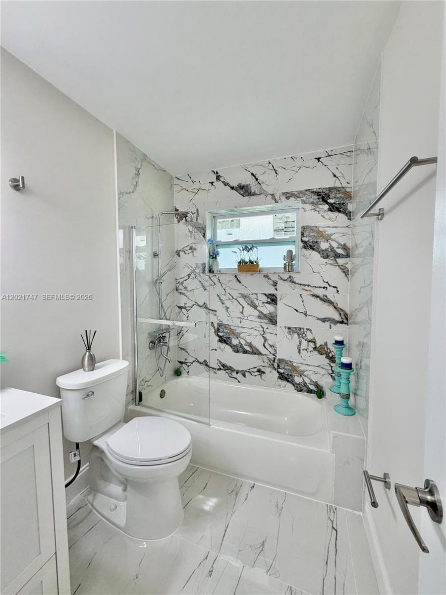 1555 NW 6th Ave photo 41