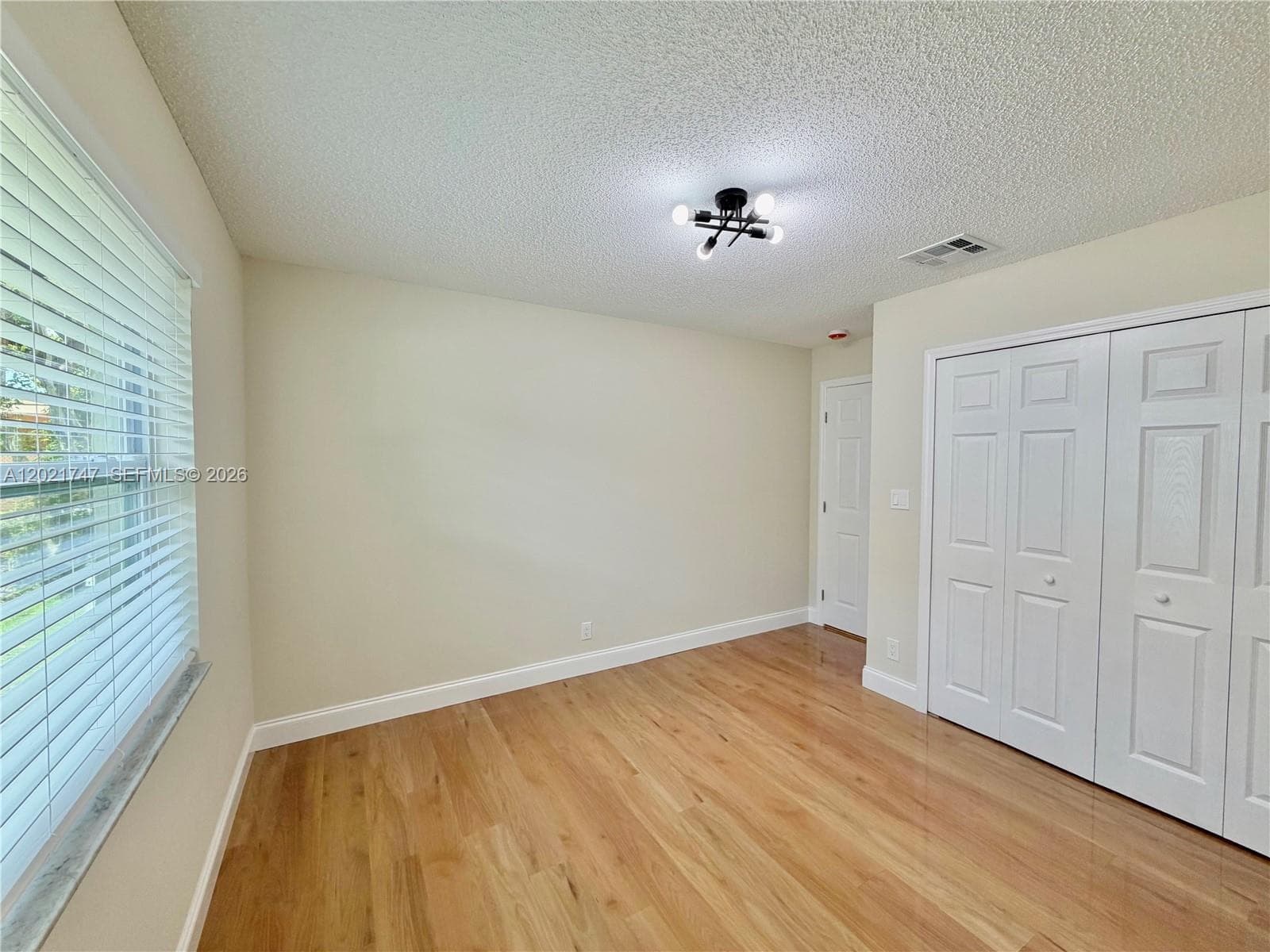 1555 NW 6th Ave photo 40