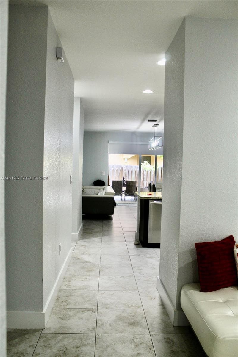 1463 SE 24th Ter photo 6