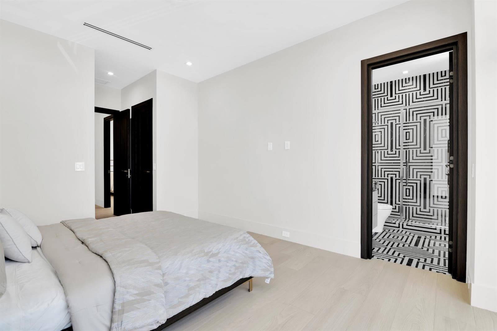 344 NE Second St, Boca Raton 2-122