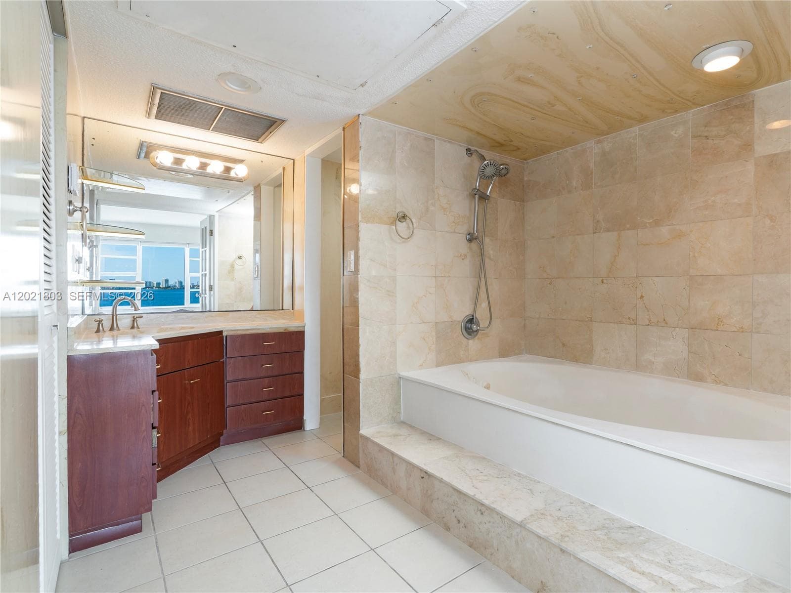 JOCKEY CLUB CONDO · #912 in Miami - Photo 8