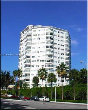 OCTAGON TOWERS I CONDO · #6H in Miami Beach - Photo 2