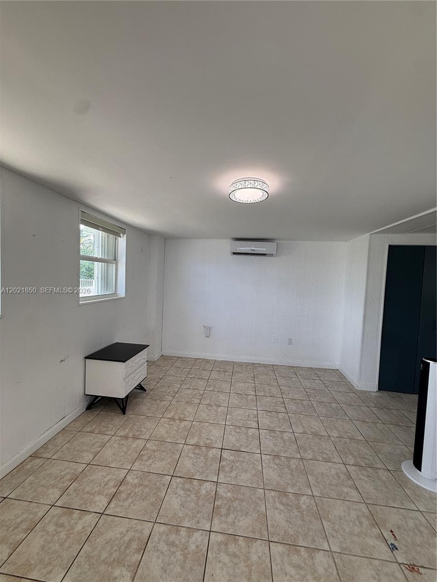 172 Valois Blvd photo 42