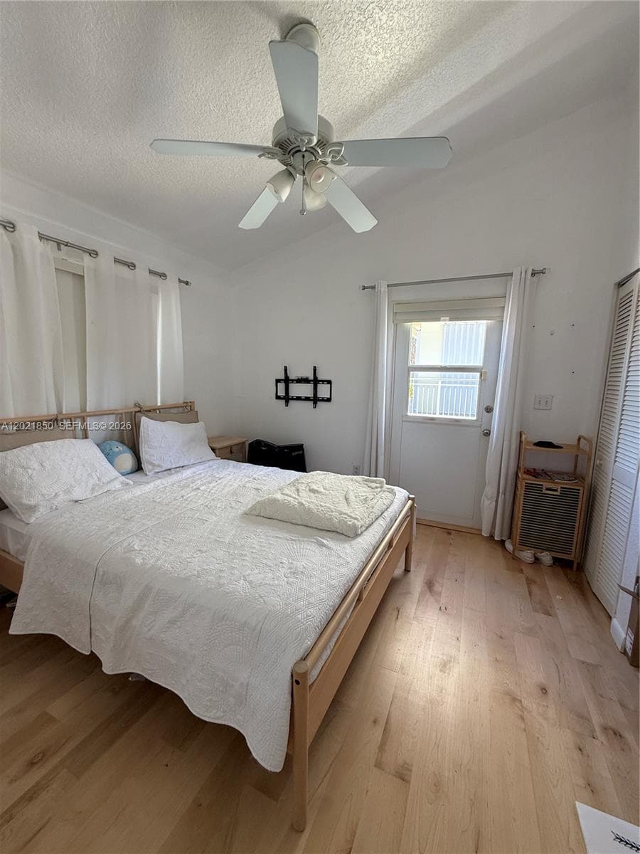 172 Valois Blvd photo 26