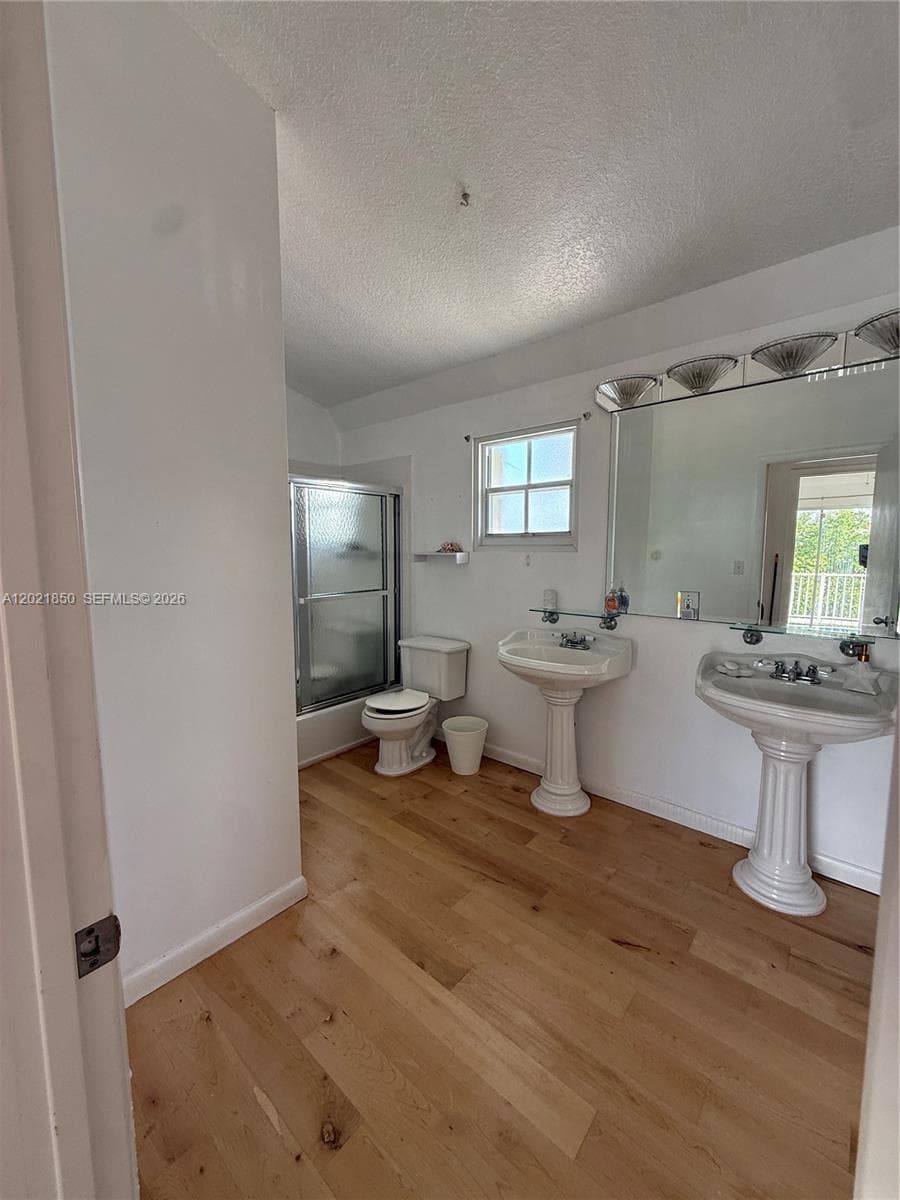 172 Valois Blvd photo 28