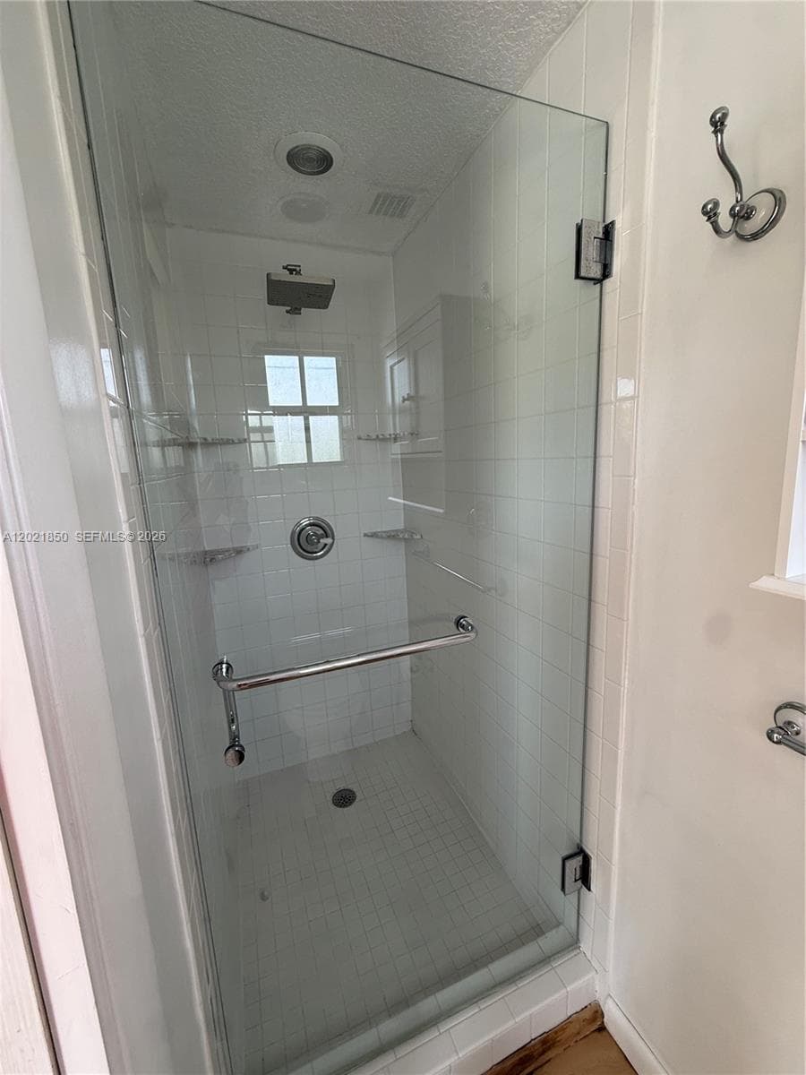 172 Valois Blvd photo 20