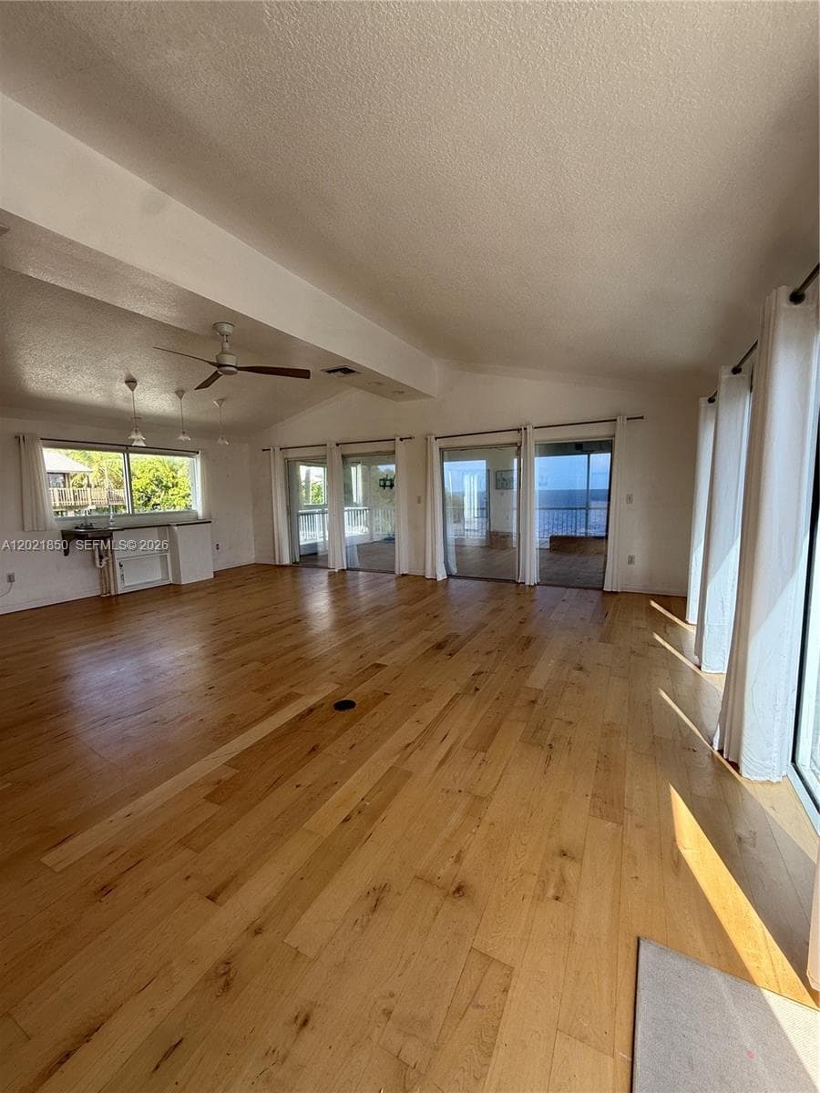 172 Valois Blvd photo 10