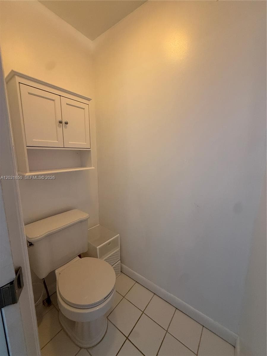 172 Valois Blvd photo 33