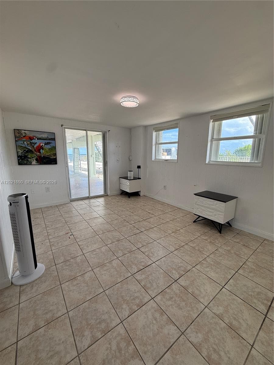172 Valois Blvd photo 41