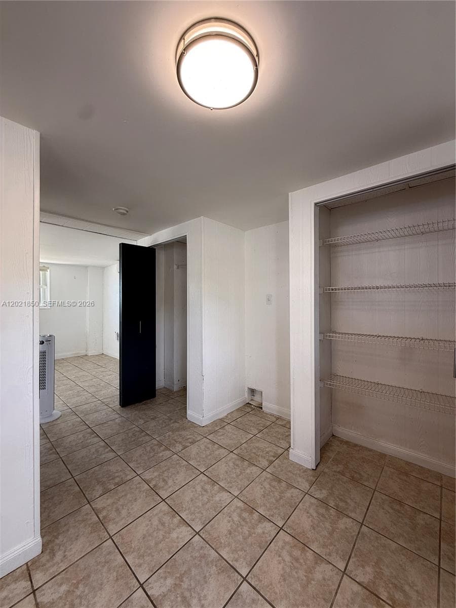 172 Valois Blvd photo 37