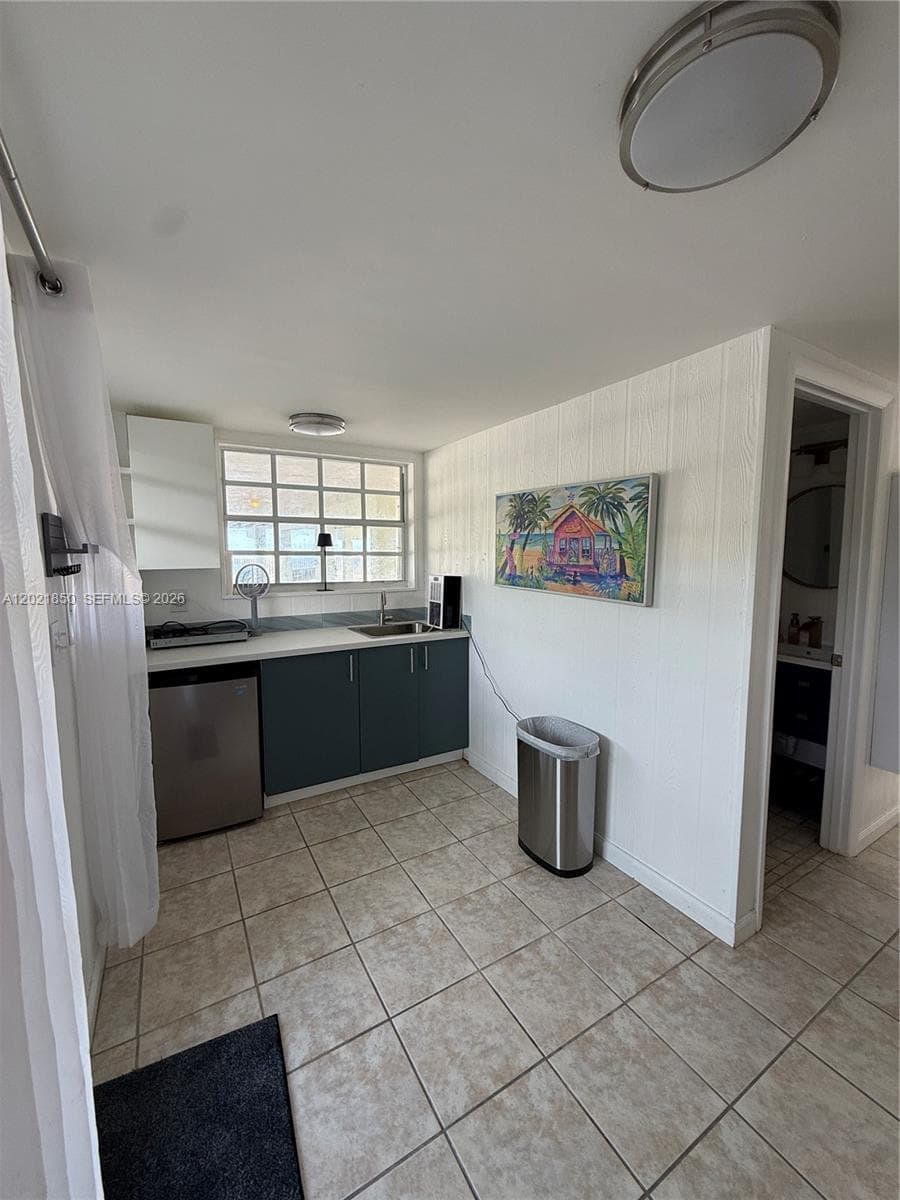 172 Valois Blvd photo 35