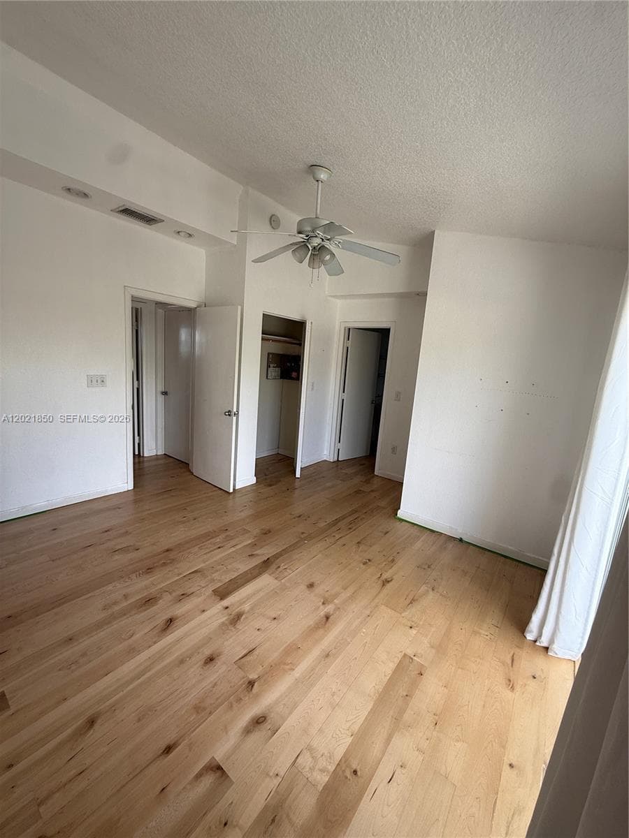 172 Valois Blvd photo 31